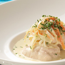 Recept: Zalm quenelles met groenten en een blanke botersau