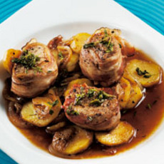 Recept: Varkenshaasbiefstukjes met spek in de oven gegaard