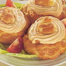 Recept: Soezen gevuld met zalm en monchou Recept: Soezen gevuld met zalm en monchou
