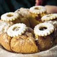 Recept: Broodkrans gevuld met zuidvruchten Recept: Broodkrans gevuld met zuidvruchten
