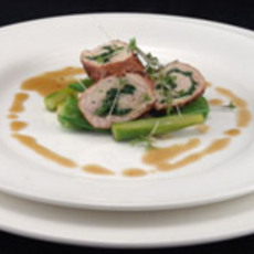 Recept: Lauwwarme salade van gerookte parelhoenfilet