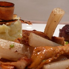 Recept: Schorseneren met hanenkampaddenstoelen 