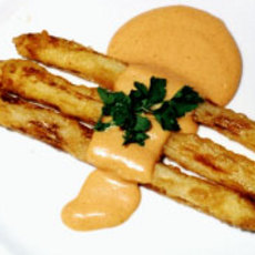 Recept: Asperges op de wijze van ”Orly” met choronsaus Recept: Asperges op de wijze van ”Orly” met choronsaus