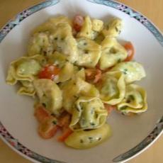 Recept: Tortelli met kerstomaatjes