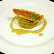 Recept: Op de huid gebakken rode mulfilet met milanese ris