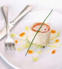 Recept: Roulleau van Zweeds tunnbrod met gerookte zalm en Recept: Roulleau van Zweeds tunnbrod met gerookte zalm en
