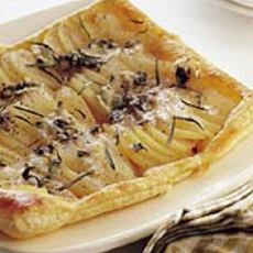 Recept: Bladerdeegslof met blauwaderkaas