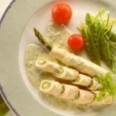 Recept: Asperges in kip met kervelsaus