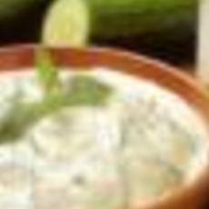 Recept: Komkommersalade met witte kaas uit Egypte Recept: Komkommersalade met witte kaas uit Egypte