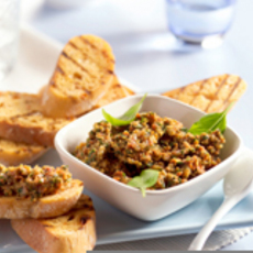 Recept: Crostini met knoflooktapenade Recept: Crostini met knoflooktapenade