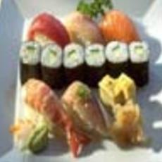 Recept: Zweedse sushirol met geplette aardappelen, maatjes
