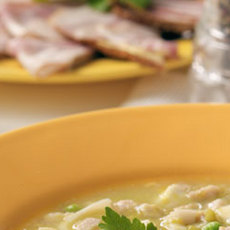 Recept: Soep van witte bonen, doperwten, ei en spek
