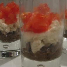 Recept: Glaasje van boursin, tomaten en tapenade Recept: Glaasje van boursin, tomaten en tapenade