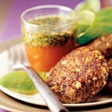 Recept: Champignonburgers met pittige koriandersaus