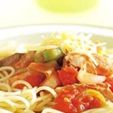 Recept: Spagettini met makreel in tomatensaus en  spinazie