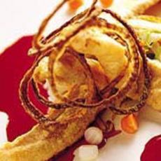 Recept: Gefrituurde sliptong met bietensaus