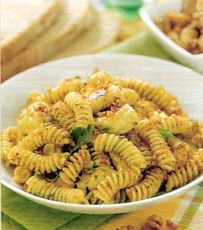 Recept: Fussilli met ricotta en notencrumble