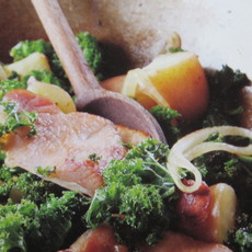 Recept: Roergebakken boerenkool met engelse bacon. Recept: Roergebakken boerenkool met engelse bacon.