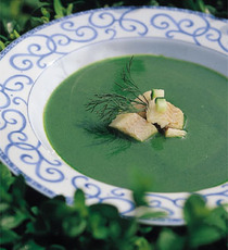 Recept: Komkommersoep met gerookte paling