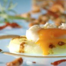 Recept: Karnemelkstoemp met gepocheerd ei, Gandaham, Vlaam