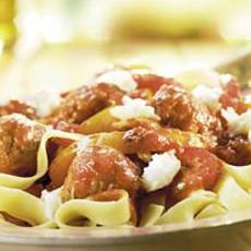 Recept: Gehaktballetjes in tomatensaus met paprika en mozz