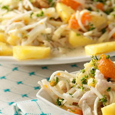 Recept: Waldorff salade met kip, walnoten en ananas Recept: Waldorff salade met kip, walnoten en ananas