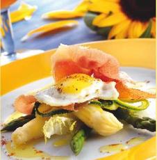 Recept: Ganda ham met asperges en kwarteleitjes