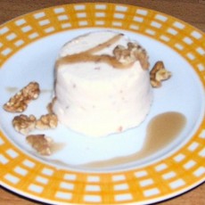 Recept: Ahornsiroop(ijs)mousse met gekaramelliseerde walno Recept: Ahornsiroop(ijs)mousse met gekaramelliseerde walno