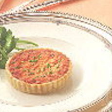 Recept: Zalmquiches met room, kruiden en tuinkers 