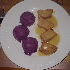 Recept: Stamppot rode kool met vispakketjes in mosterdsaus
