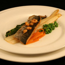 Recept: Wilde zeeforel met garnaaltjes en beurre noisette