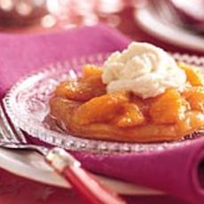 Recept: Omgekeerde sinaasappeltaartjes met camparisiroop Recept: Omgekeerde sinaasappeltaartjes met camparisiroop