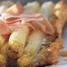 Recept: Aspergeplaattaartje met ham Recept: Aspergeplaattaartje met ham
