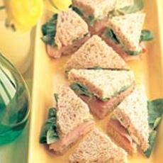 Recept: Mini-hamsandwiches met mosterdboter Recept: Mini-hamsandwiches met mosterdboter