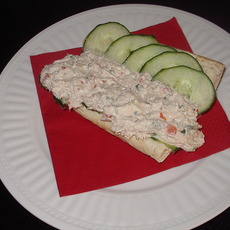Recept: Makreelcrème met komkommer en tomaat Recept: Makreelcrème met komkommer en tomaat
