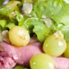 Recept: Salade van andijvie en gebakken druiven 