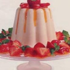 Recept: Griesmeelpudding met aardbeiencompote