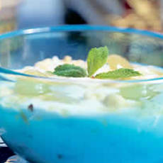 Recept: Dikke yoghurt met druiven, appel, honing, noten en