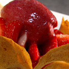 Recept: Tulpje gevuld met ganache en aardbeiensorbet 