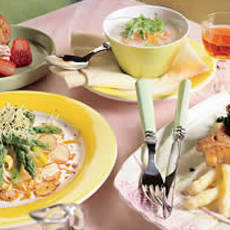 Recept: Hollandse asperges op z'n Florentijns met spinazie