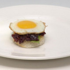 Recept: Amuse van kwarteleitje met uienconfiture Recept: Amuse van kwarteleitje met uienconfiture
