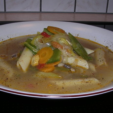 Recept: Soep : Heldere groenten bouillon met penne Recept: Soep : Heldere groenten bouillon met penne