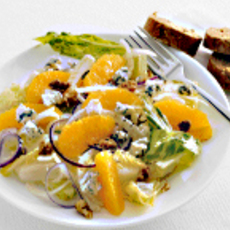 Recept: Sinaasappelsalade met blauwe kaas Recept: Sinaasappelsalade met blauwe kaas