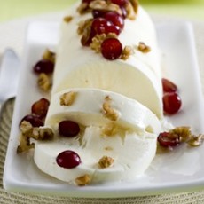 Recept: Yoghurtijs met warme honing-druivensaus Recept: Yoghurtijs met warme honing-druivensaus