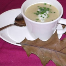 Recept: Kopje Lichtgebonden Witte Preisoep met Cr�me Fra�c