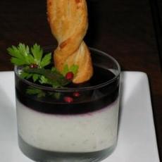 Recept: Geitenkaasmousse met drie vruchten Recept: Geitenkaasmousse met drie vruchten