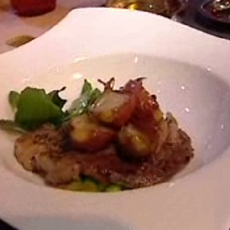 Recept: Rib-eye met mosterd-biersaus en gepofte sjalotjes 