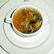 Recept: Heldere soep met gerookte kipfilet  