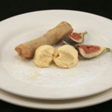 Recept: Oosterse vruchten in filodeeg met rozenwaterijs 
