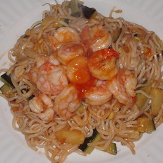 Recept: Noedels met gebakken garnalen
